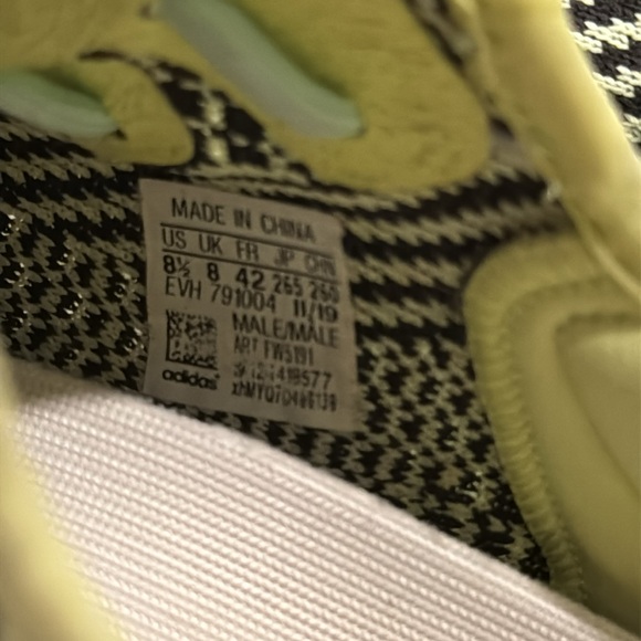 yeezy lime green - nonreflective - Picture 4 of 6